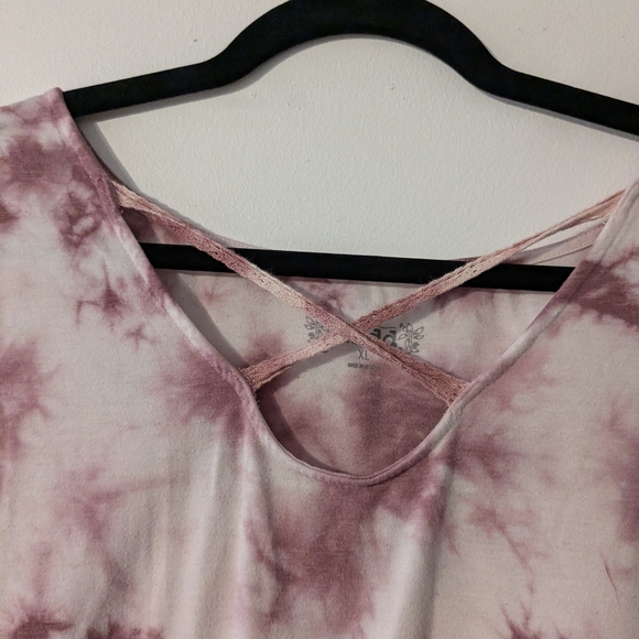 Mudd Mauve and White Tie-Dye Short Sleeve Top Criss Cross - Picture 2 of 5